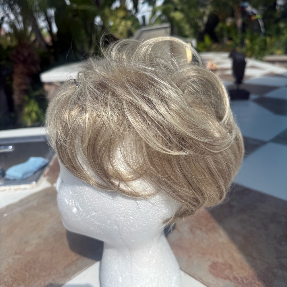 Tony of Beverly Hair shaper/topper in Blonde  Iced Champagne